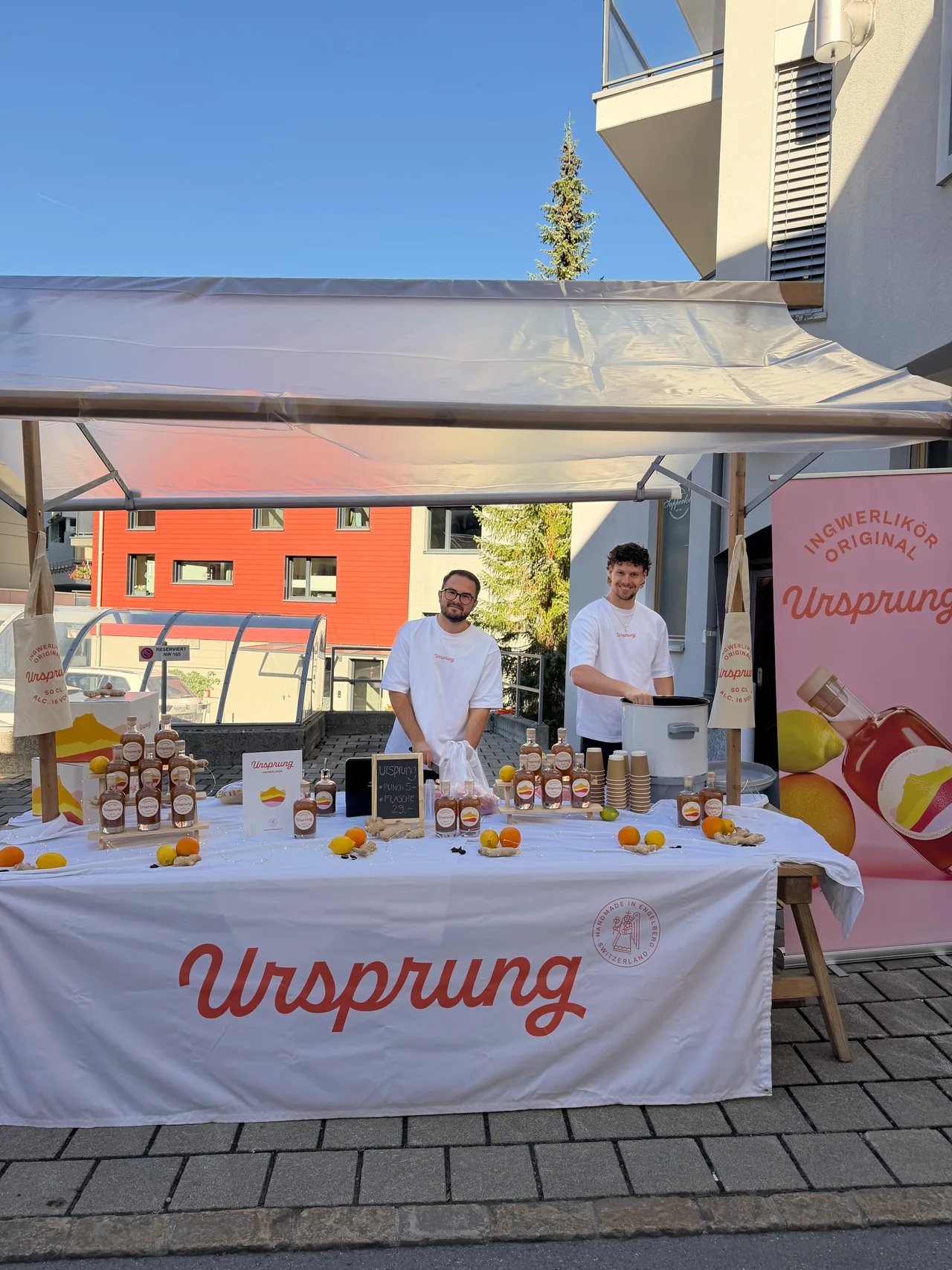 Das Ursprung-Team am eigenen Stand am Herbstmarkt 2026